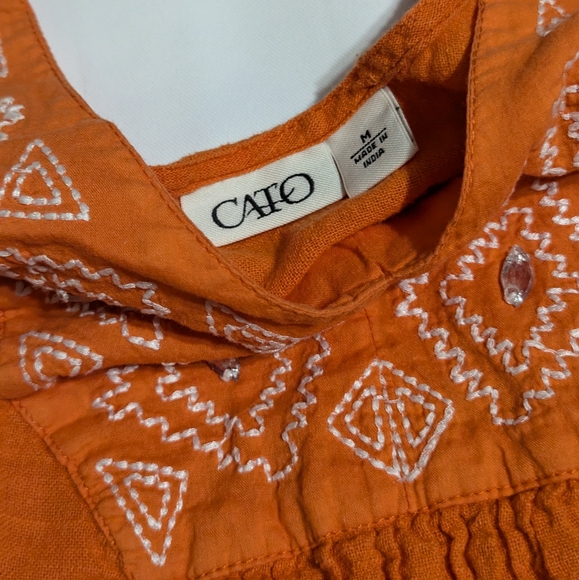 Bundle: 2 Sleeveless Tops - Picture 11 of 12